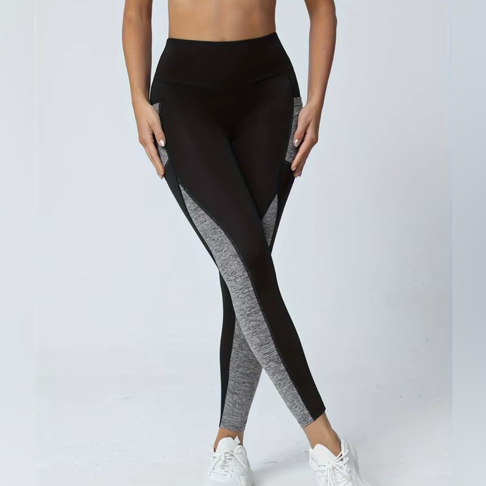🐣POP Fit Black and Gray Leggings